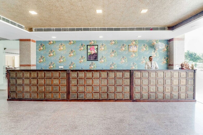 Capital O 48521 Hotel Bhanwar Singh Palace