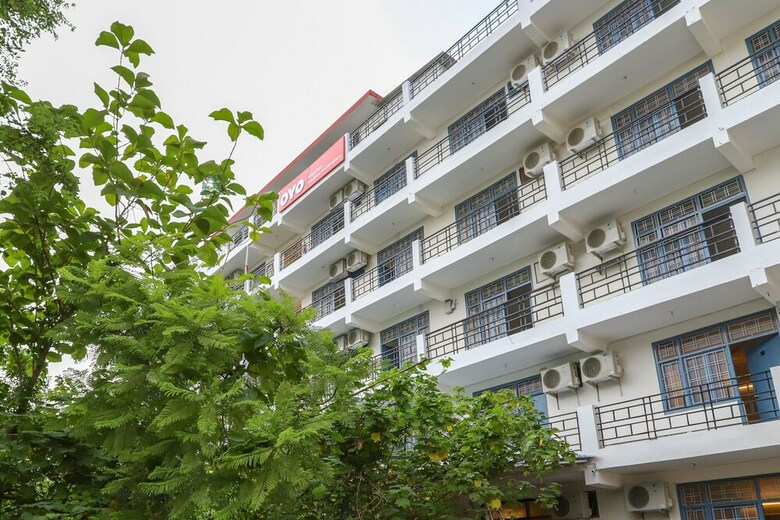 Hotel Oyo Flagship 41356 Jasola Sws