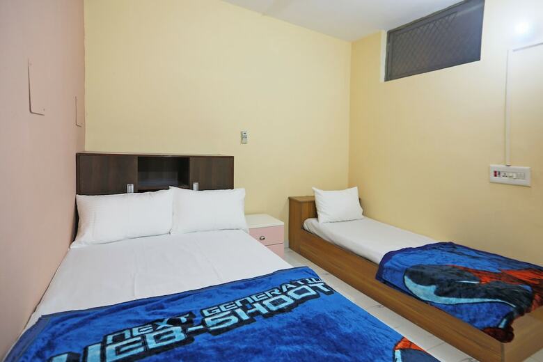 Hotel Spot On 48329 Dee 9 Residency