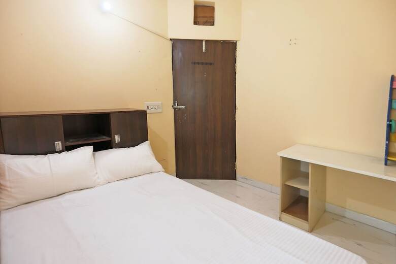 Hotel Spot On 48329 Dee 9 Residency