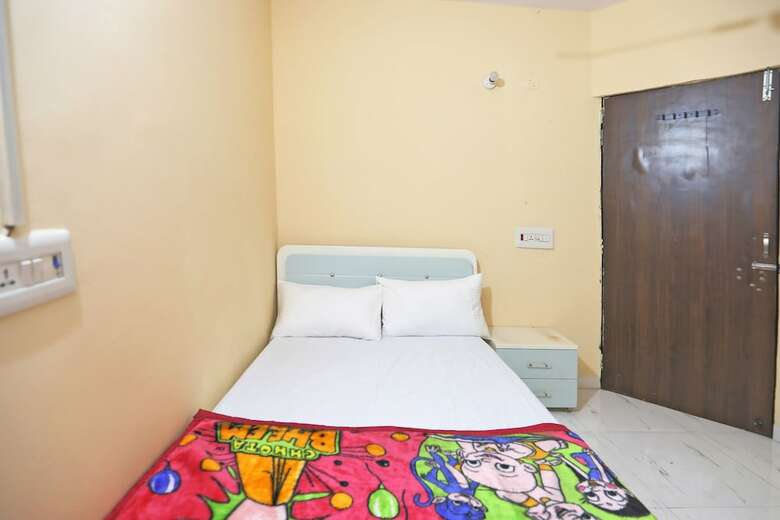 Hotel Spot On 48329 Dee 9 Residency