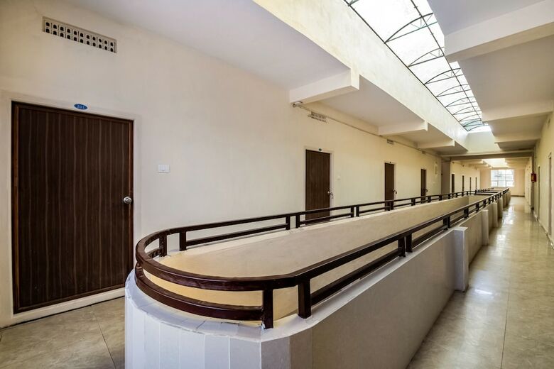 Hotel Oyo 37146 G P Residency