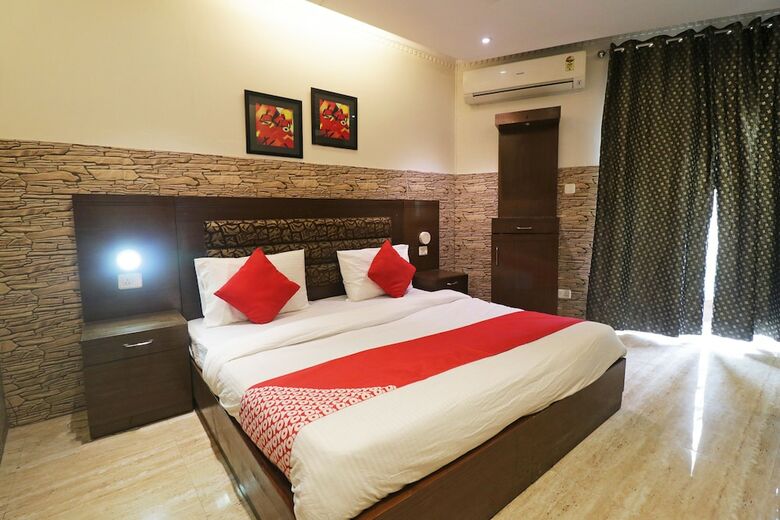 Hotel Oyo 49069 A Suites