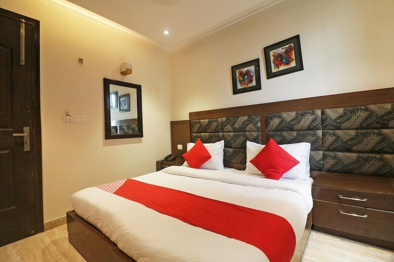 Hotel Oyo 49069 A Suites