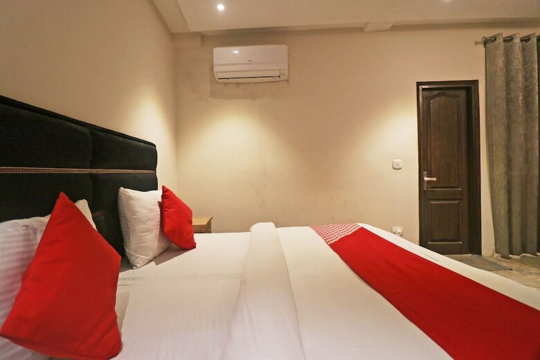 Hotel Oyo 49069 A Suites