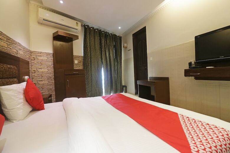 Hotel Oyo 49069 A Suites