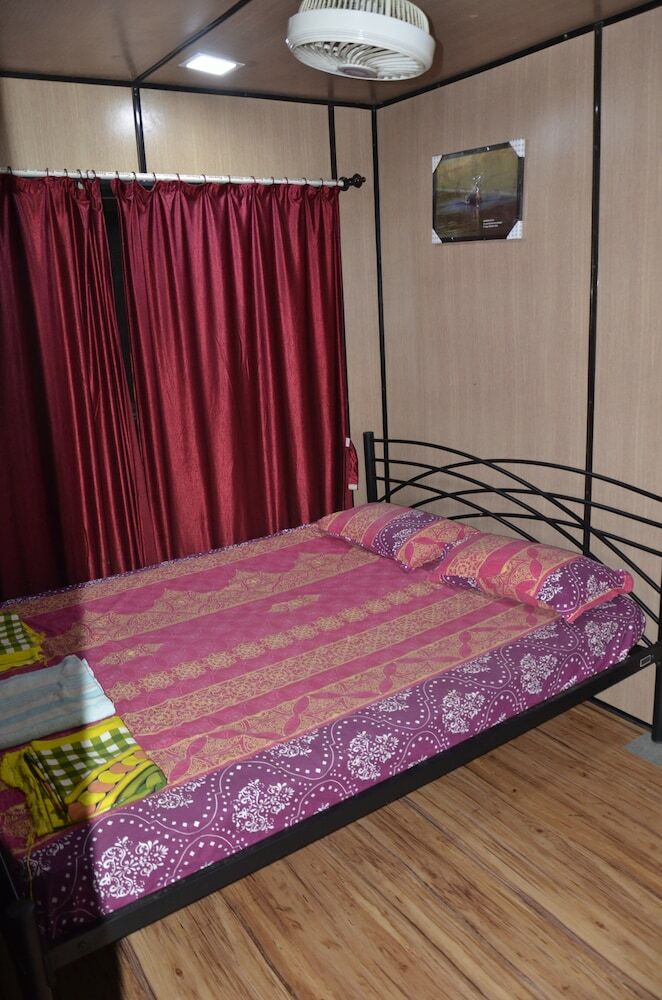 Iora Cottages
