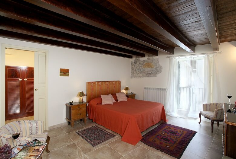 Posada Palazzo Lungarini Holiday Rentals