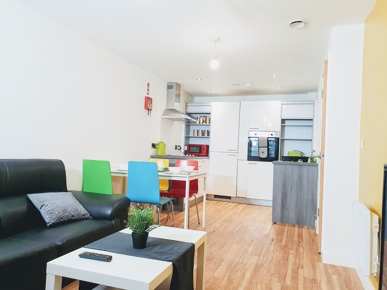 Solo Living - The Plaza