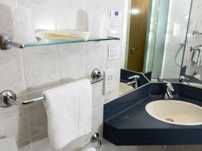Hotel Express By Holiday Inn Leeds East