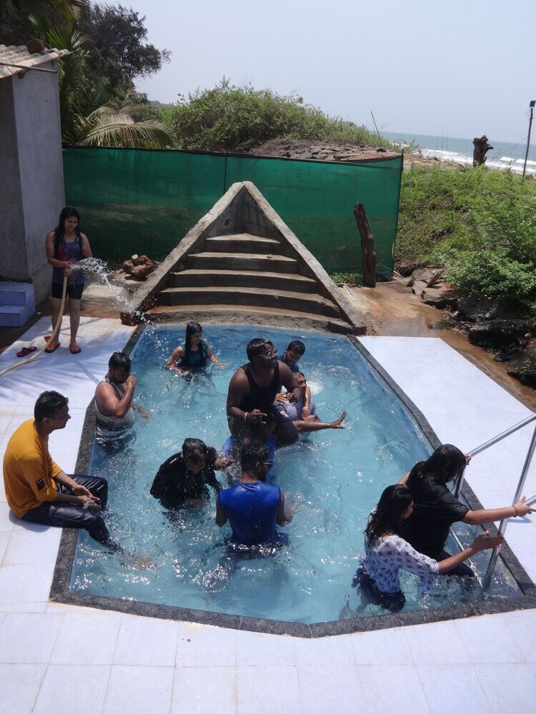 Hotel Gk Beach Resort
