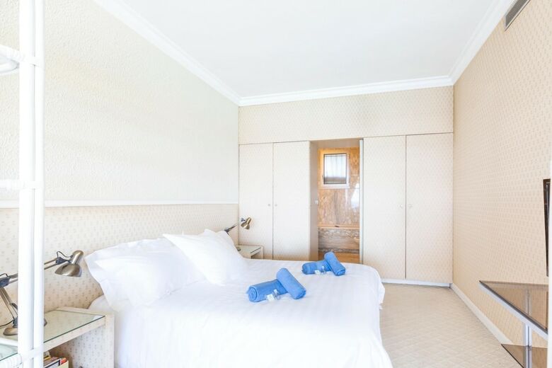 Beachfront Apartment, Panoramic View And Terrace Of 18m2