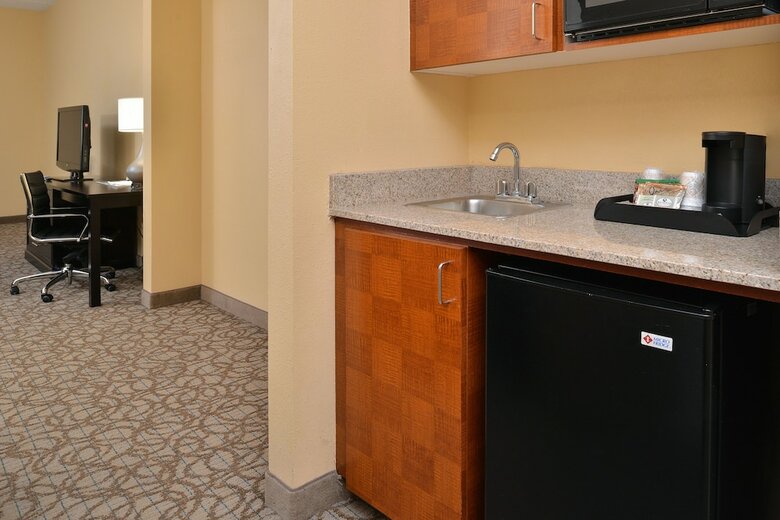 Hotel Comfort Inn & Suites At Stone Mountain