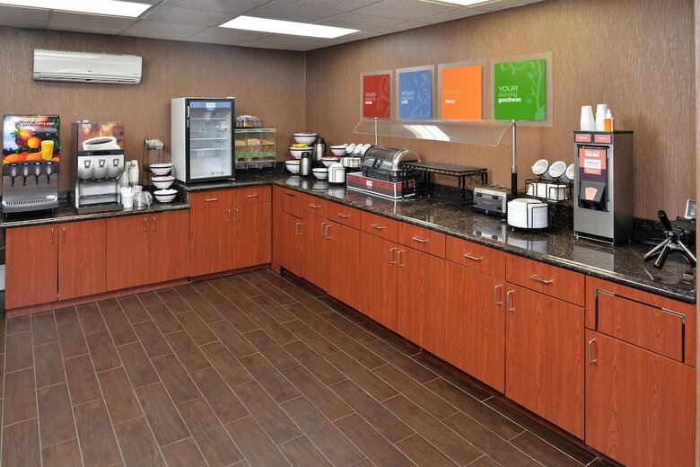 Hotel Comfort Inn & Suites At Stone Mountain