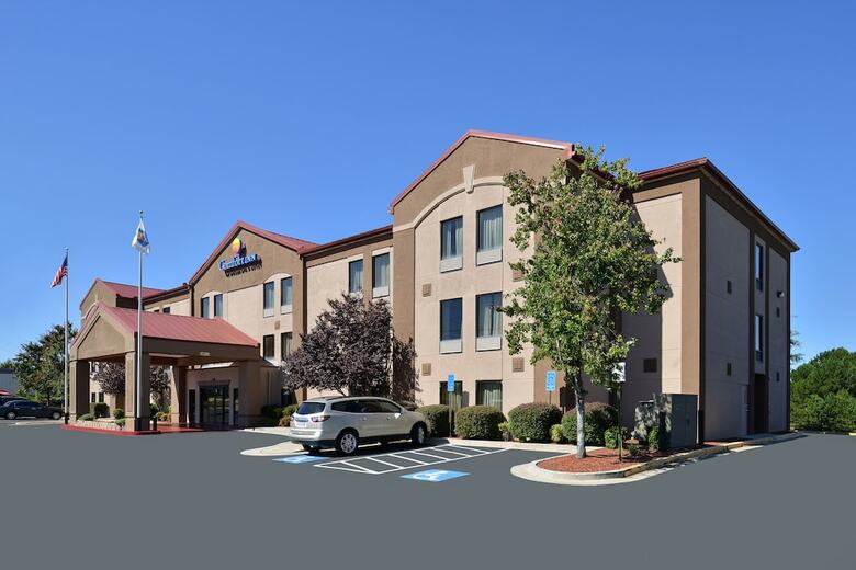 Hotel Comfort Inn & Suites At Stone Mountain