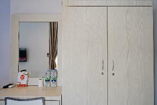 Hostal Oyo 1167 Home Sty Residence