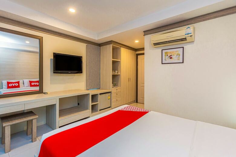 Hotel Oyo 380 Jomthong Mansion