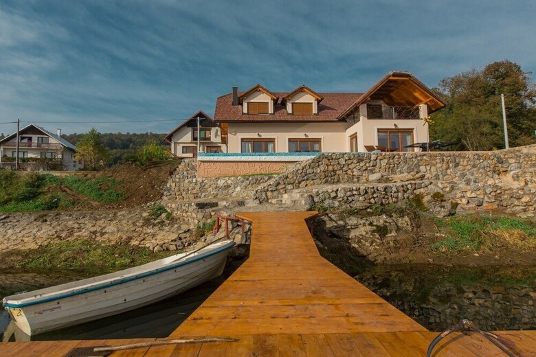 Villa Jezerska Vila