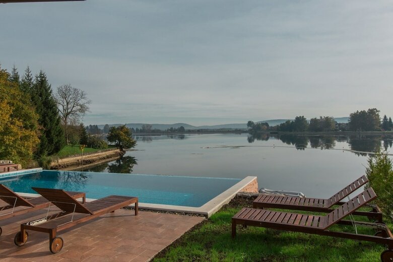 Villa Jezerska Vila