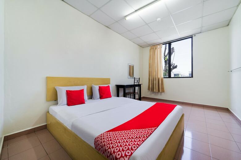 Oyo 89461 Cp Hotel