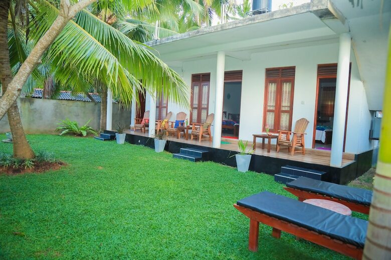 Hotel Hasaranga Holiday House