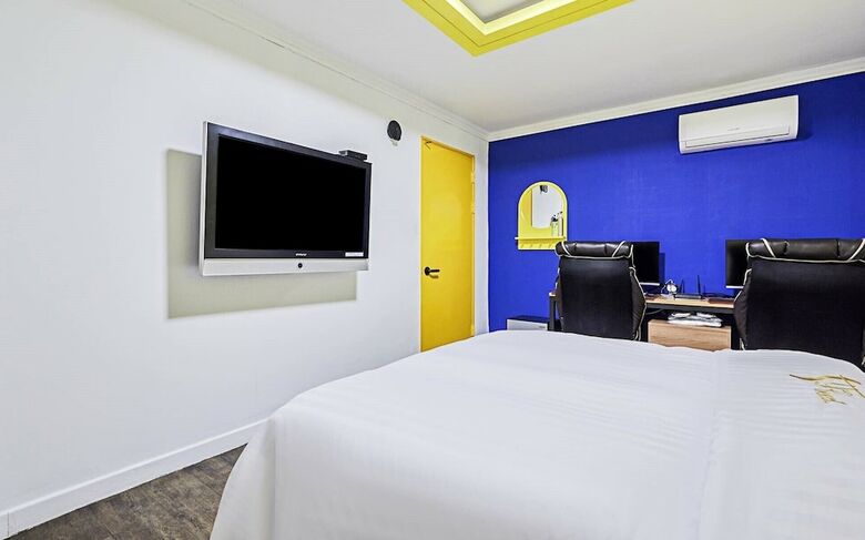 Hotel Yes