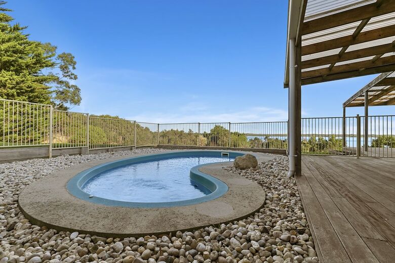 Waterview Estate - Free Wifi, Amazing Ocean Views