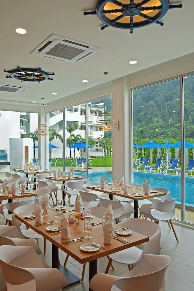 Hotel Avi Pangkor Beach Resort