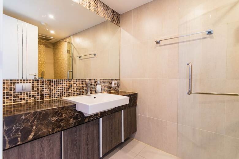 Centara Av. Residence By Pattaya Holiday