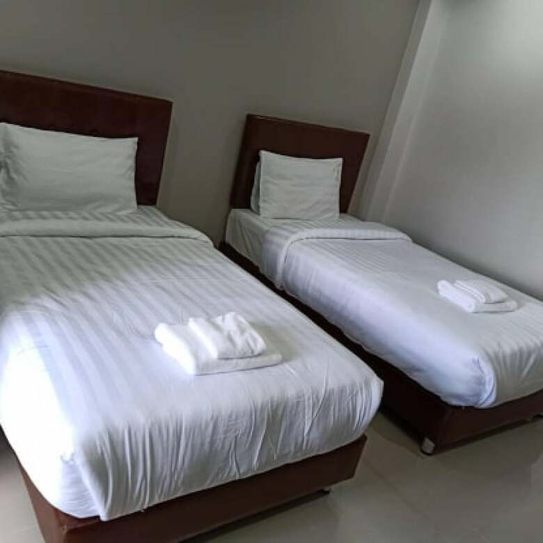 V2 Hotel