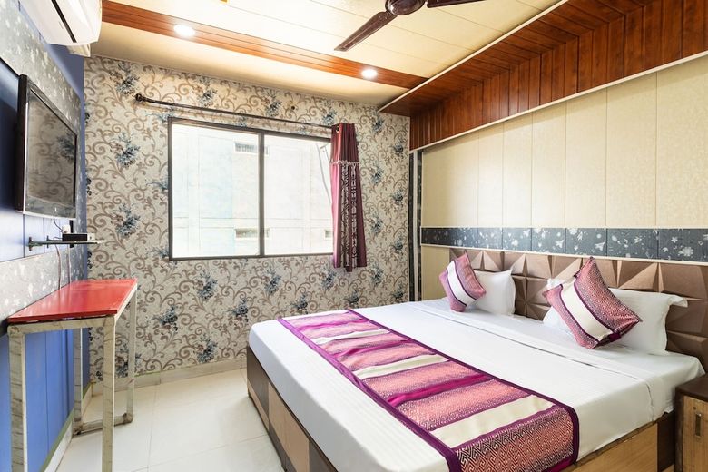 Spot On 40211 Hotel Prakash Inn