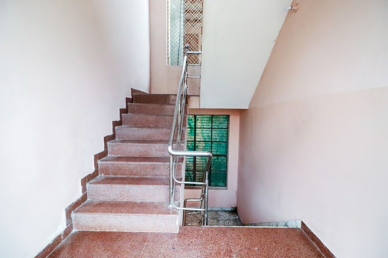 Hotel Spot On 60838 Shri Giriraj Dham