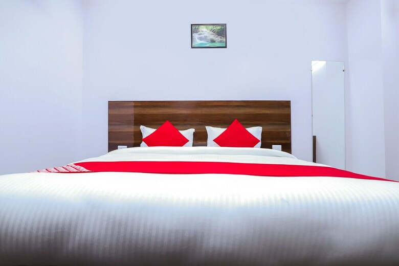 Hotel Oyo 28606 Kavya Residency
