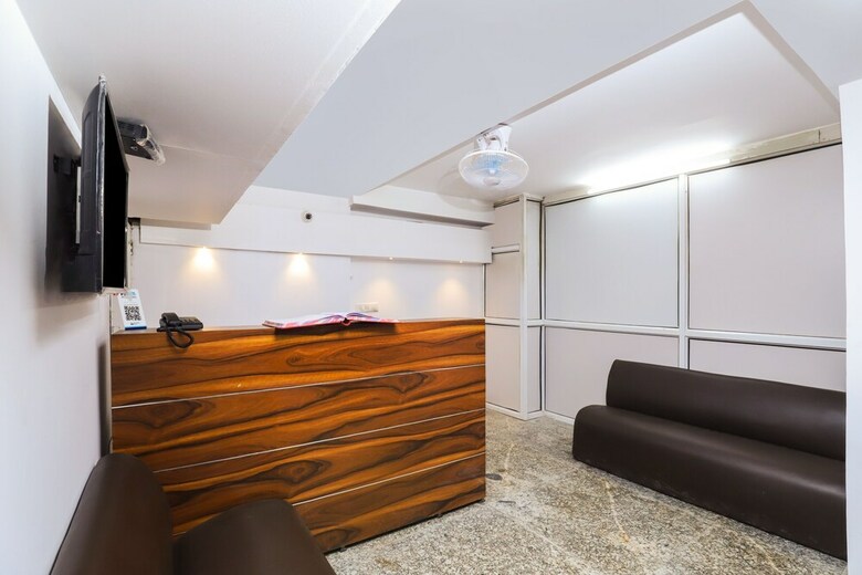 Hotel Oyo 28606 Kavya Residency