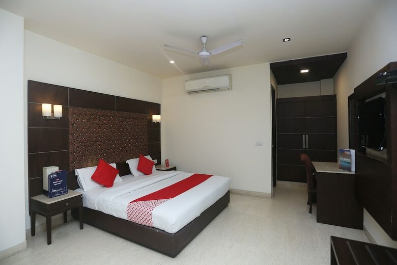 Hotel Oyo 27928 Metropolis Guest House
