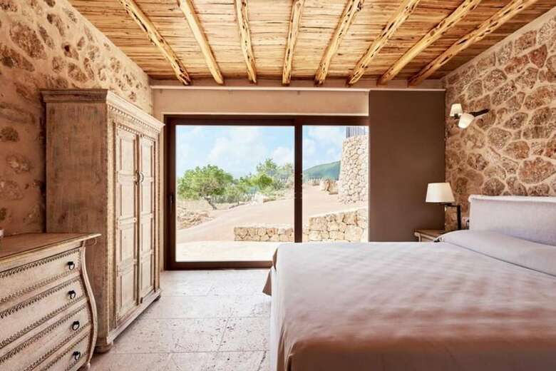 Apartamentos Villa Can Prats, Luxury Villa Surrounded By Nature