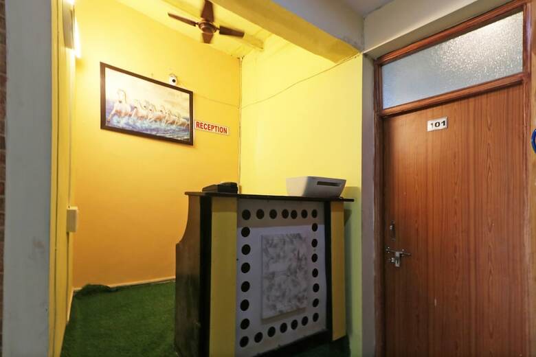 Hotel Oyo 49535 Attrap Residency