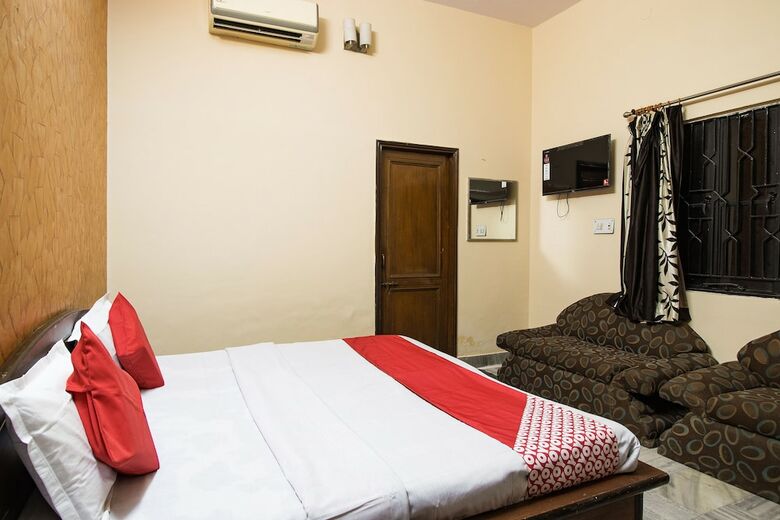 Hotel Oyo 42790 Mukund Resort