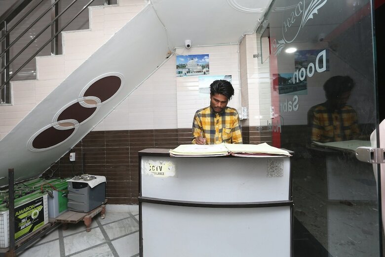Spot On 37780 Hotel Doon Sabri