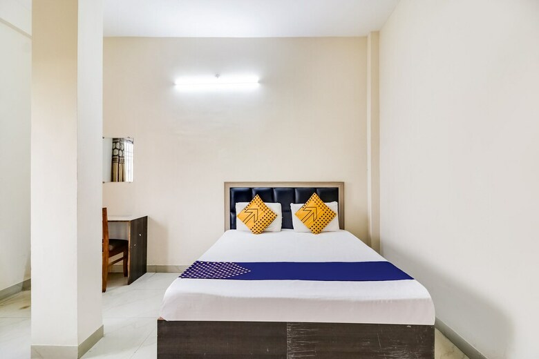 Spot On 37254 Hotel Krishna