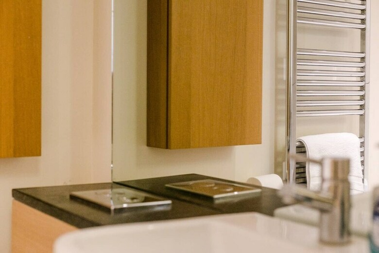 Lovely 1br Home, Located In Farringdon, 2 Guests