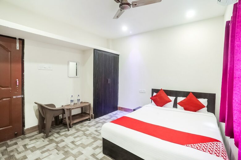 Hotel Oyo 48754 Arati Homes