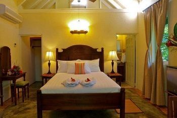 Hotel Rosalie Bay Resort