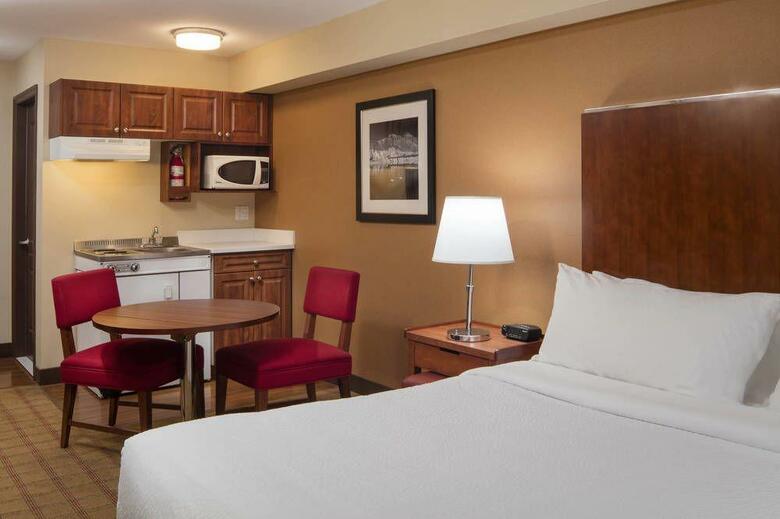 Hotel Four Points By Sheraton Kamloops