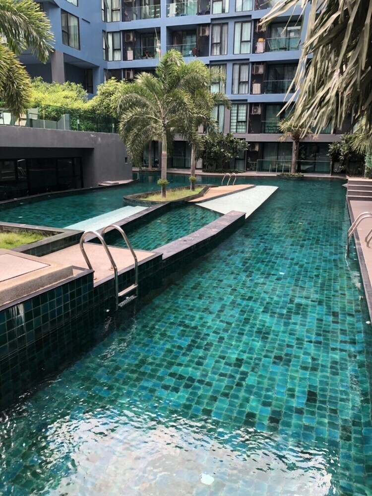 Acqua Condo Jomtien Beach Tlh