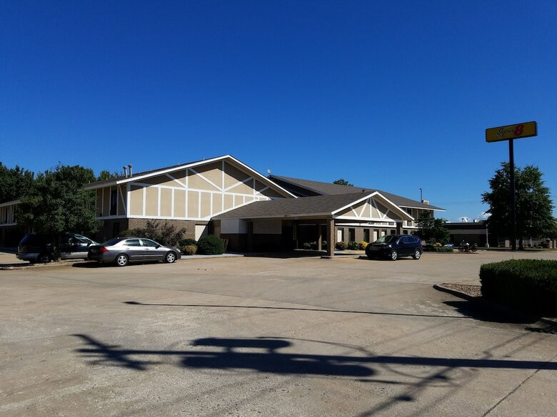 Motel Super 8 By Wyndham Bentonville