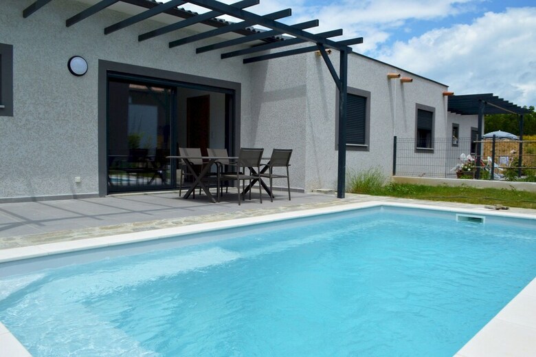 Villa Piscine Priv�e Jardin Ghisonaccia