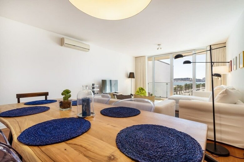 Gorgeous Apartment In Alges With Stunning Rooftop Pool