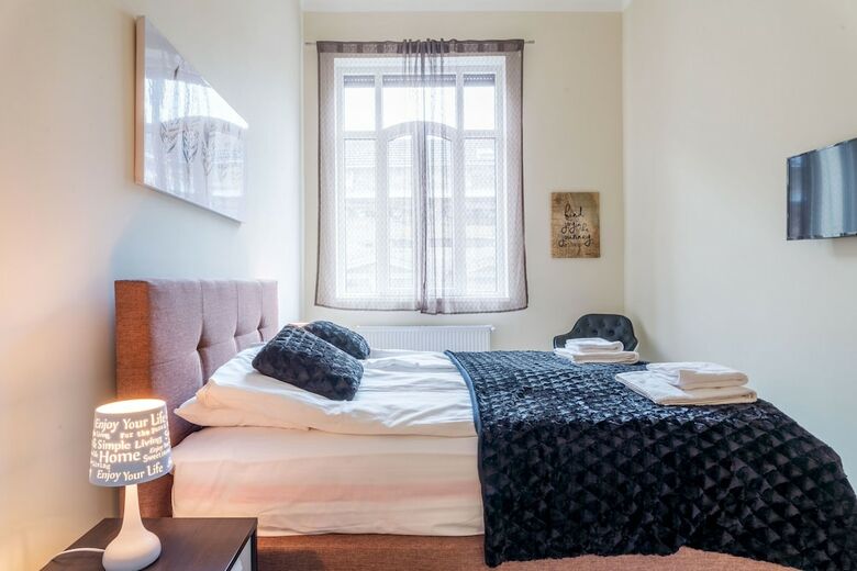Kazinczy 11 Apartment