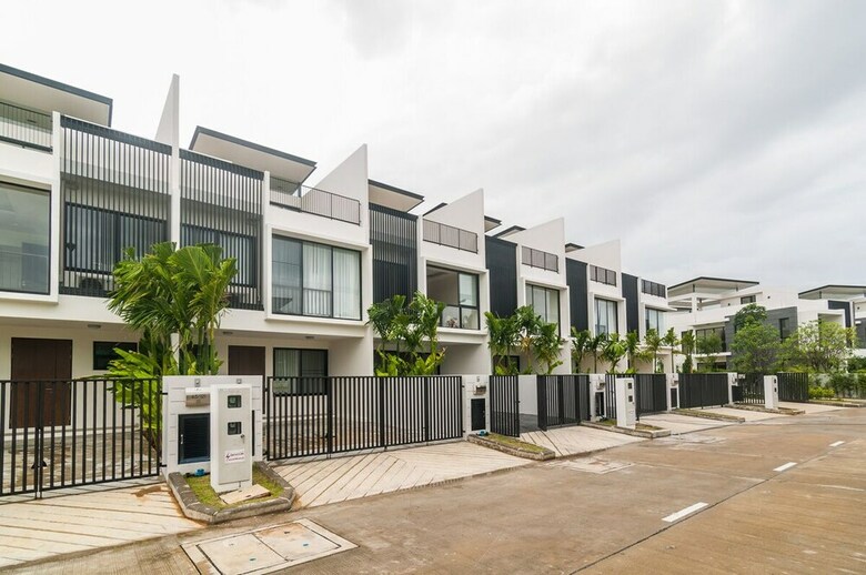 3bdr Townhouse 800m From Bangtao Beach